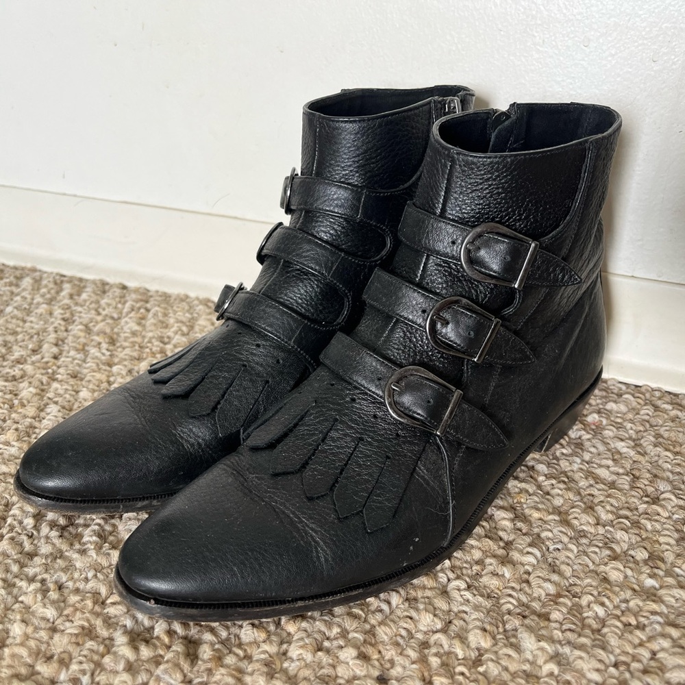 Modern Vice Jett Classic Black Pebble in size 8.5